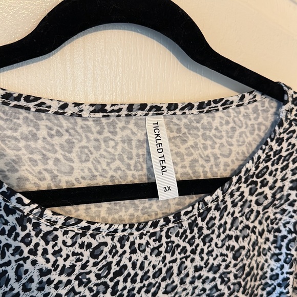 Tickled teal animal print tunic - Picture 4 of 5